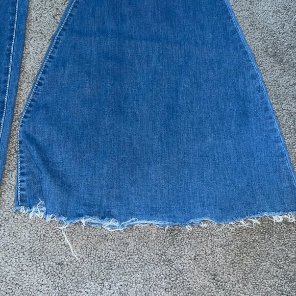 WE THE FREE JUST FLOAT ON ELEPHANT EAR BELL BOTTOM EXTREME FLARE BLUE JEANS - 31 - Picture 6 of 15